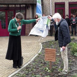 20240210_onthulling_gedicht_Pieter van der Kooij_boom_Monnickendam